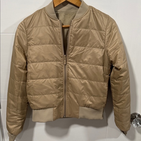 Lululemon Non-Stop Beige Reversible Bomber Jacket Size 4 - Picture 6 of 8